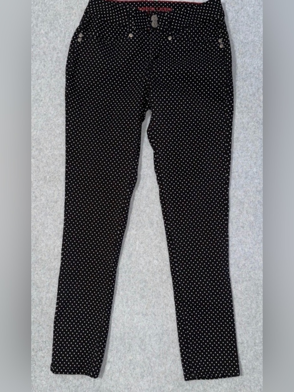 Sabrina Lauren black and white polka dot skinny pants. Size 6